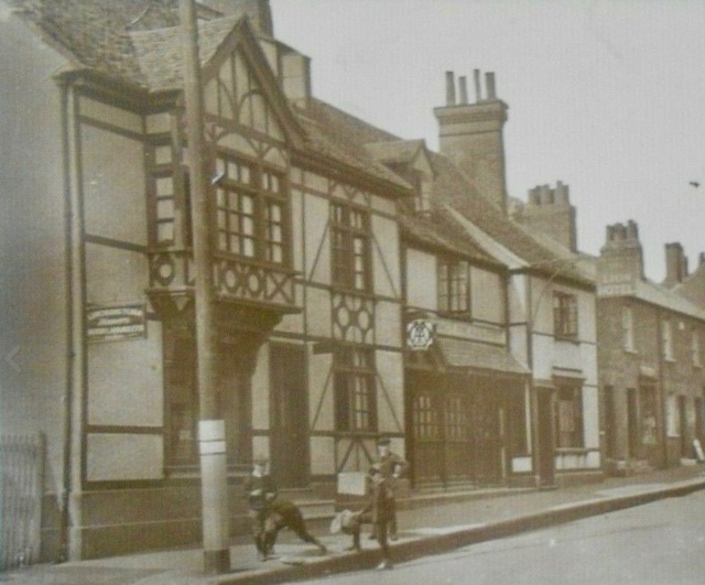 Lion Hotel, Chipping Ongar