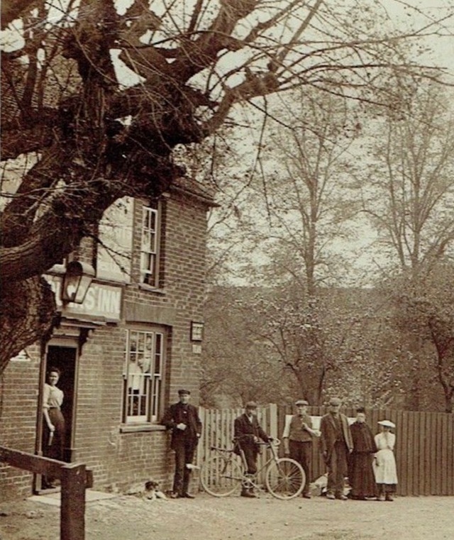 Chequers Inn, Epping Upland