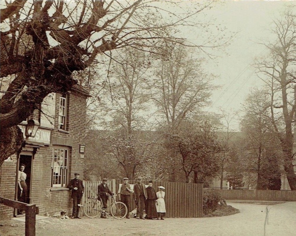 Chequers Inn, Epping Upland