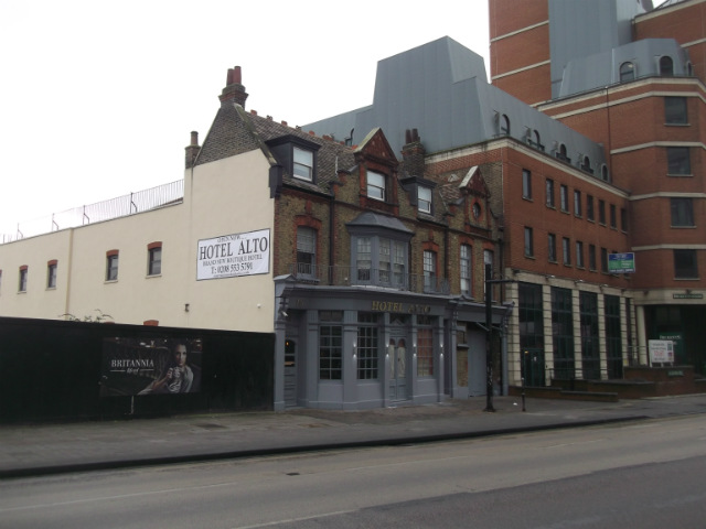 Rose & Crown, Ilford