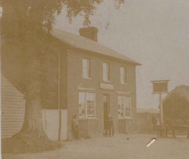 Fighting Cocks, Wendens Ambo