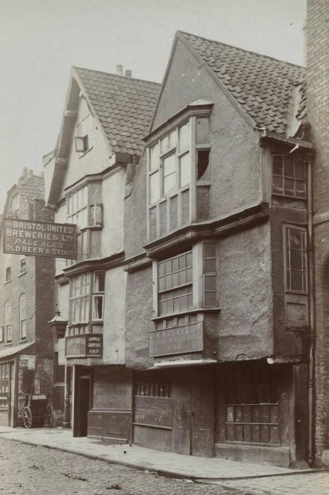 Court Sampson, Bristol