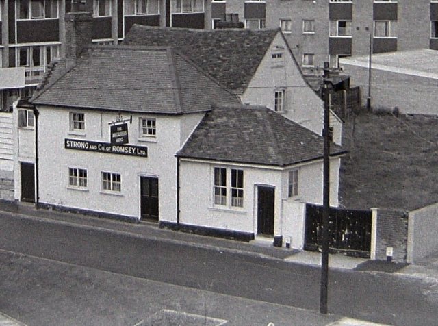 Bricklayers Arms, Romsey