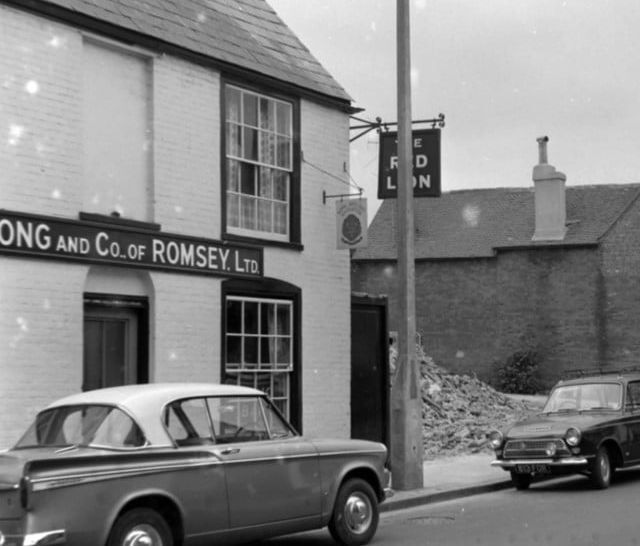 Red Lion, Romsey