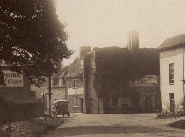 White Swan, Sutton Scotney
