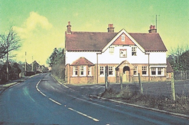 Fighting Cocks, Tadley