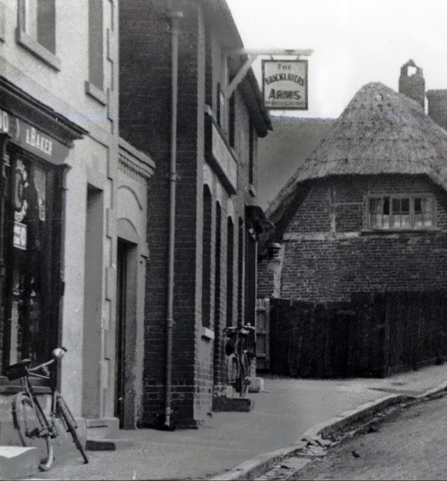 Bricklayers Arms, Whitchurch
