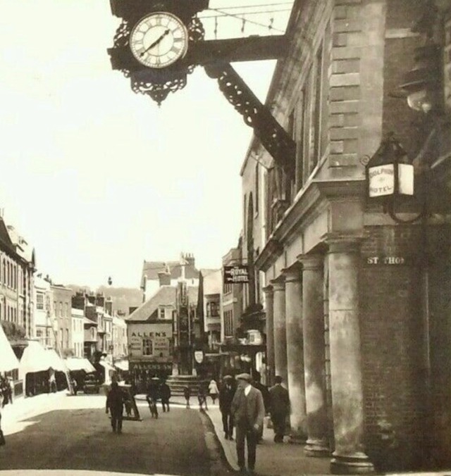 The Dolphin, Winchester