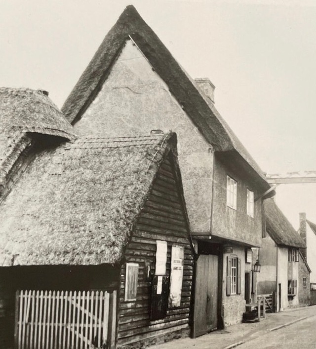 Fox & Hounds, Barley