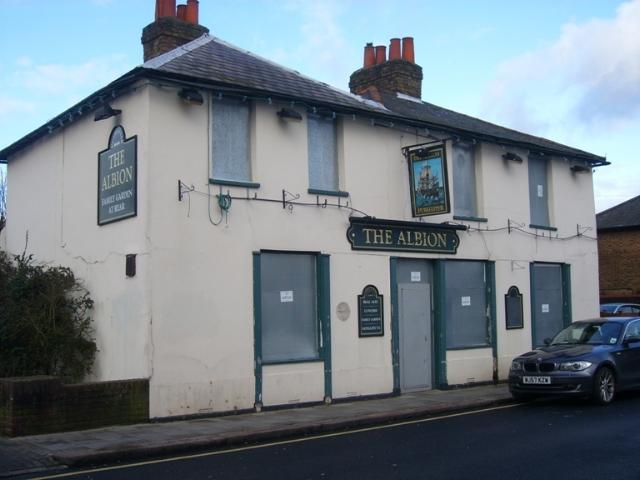 The Albion, Barnet