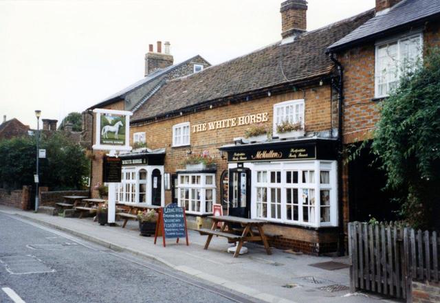 White Horse, Kimpton