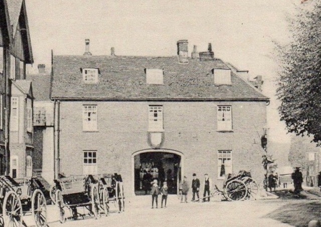 The Crown, Royston