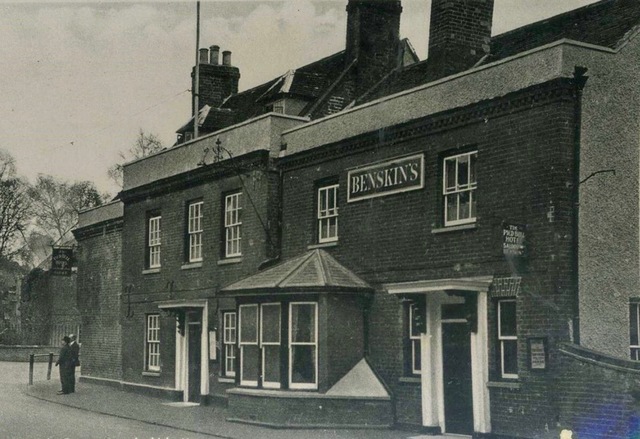 Pied Bull, Stanstead Abbotts