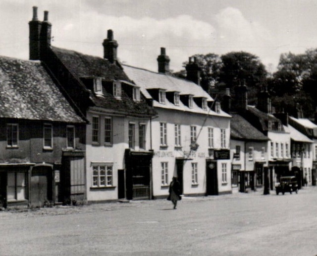 White Lion, Kimbolton