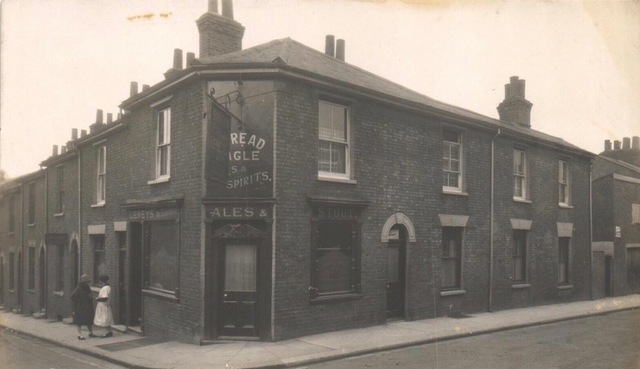 Spread Eagle, Chatham