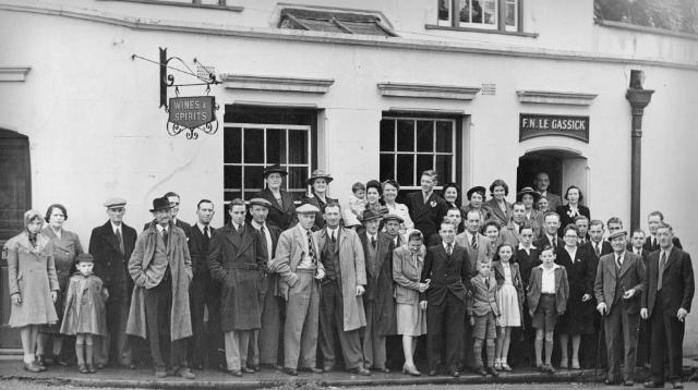 Upper Bell Inn, Chatham