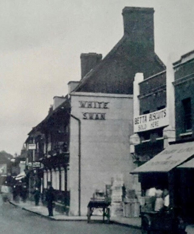 White Swan, Chatham