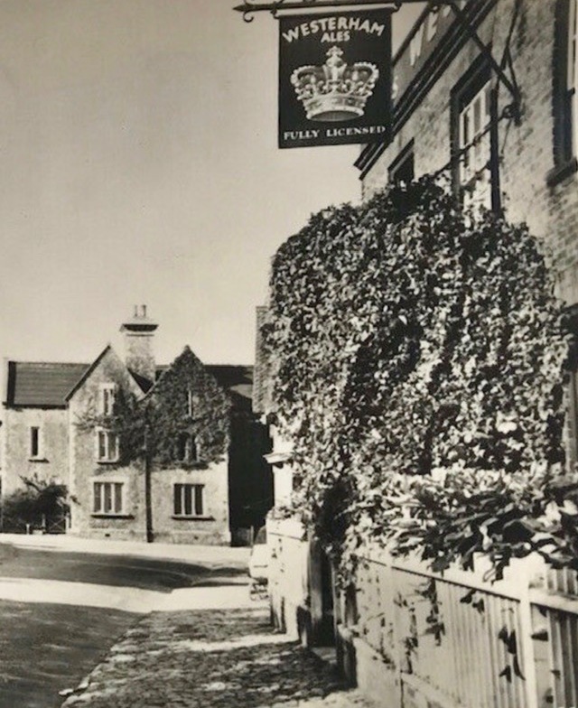 The Crown, Chipstead