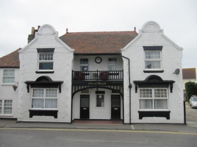 Hare & Hounds, Deal