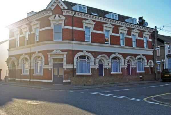 Admiral Elliot, Gillingham