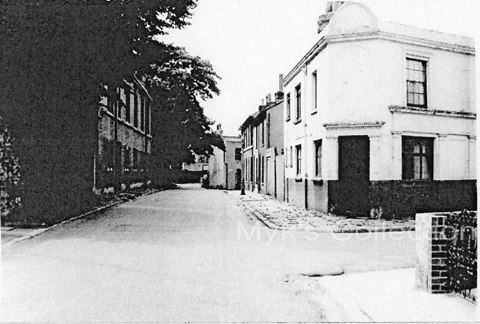 The Crown, Gravesend