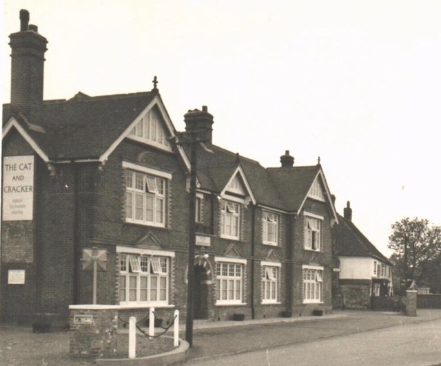 Cat & Cracker, Isle Of Grain