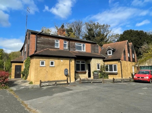 Three Squirrels, Stockbury