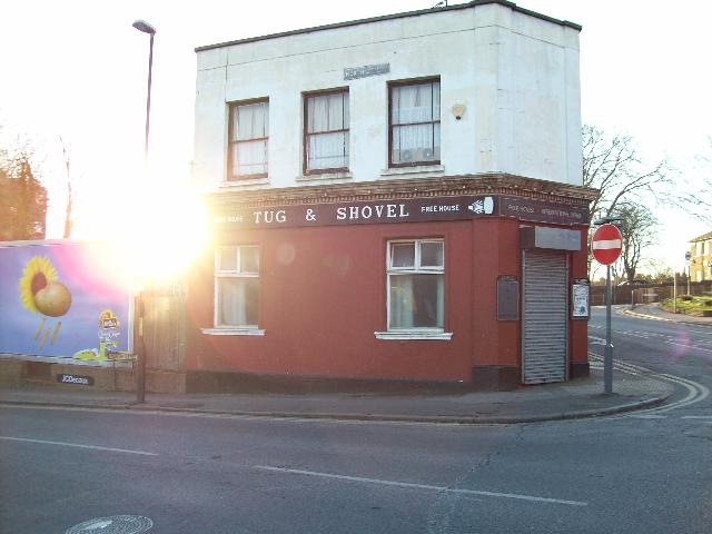 Tug & Shovel, Strood