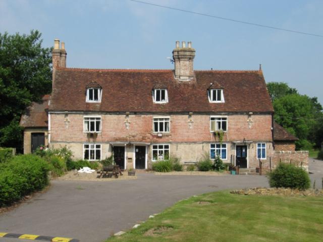 Nevill Crest & Gun, Tunbridge Wells