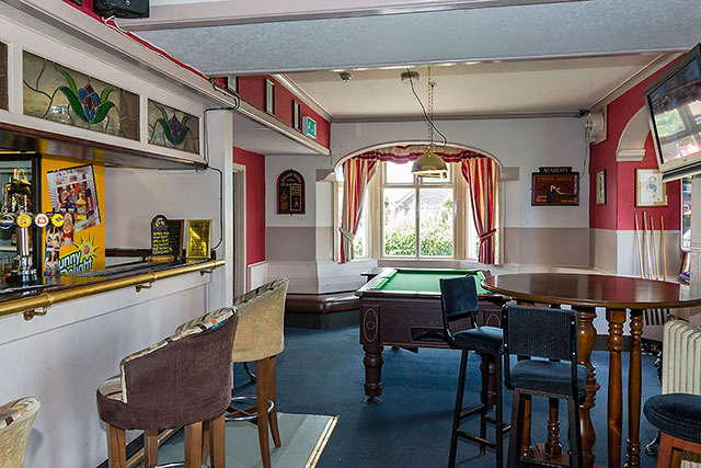 New Fleetwood, Banks