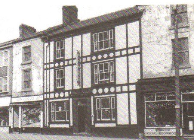 Boars Head, Bolton