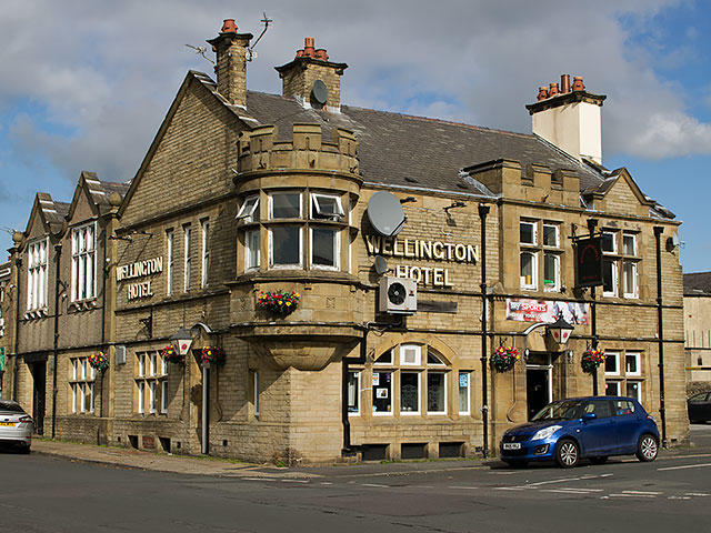 Wellington Hotel, Clayton Le Moors