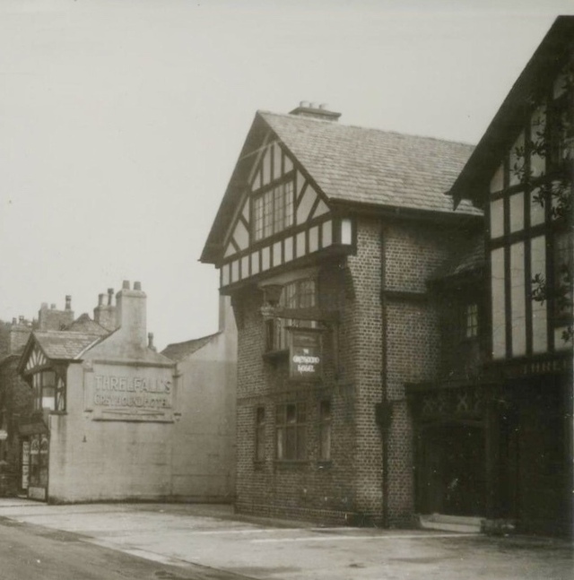 Village Inn, Flixton