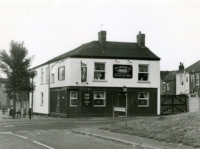 Hare & Hounds, Heywood