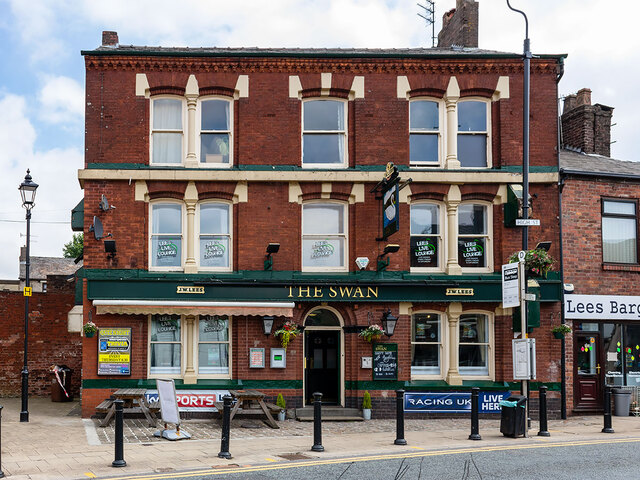 Swan Inn, Lees
