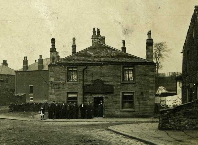 Cotton Tree Inn, Newhey