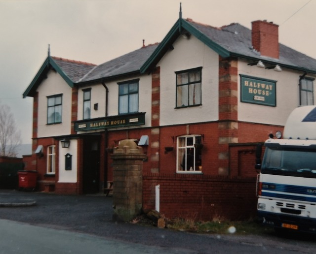 Halfway House, Wardle