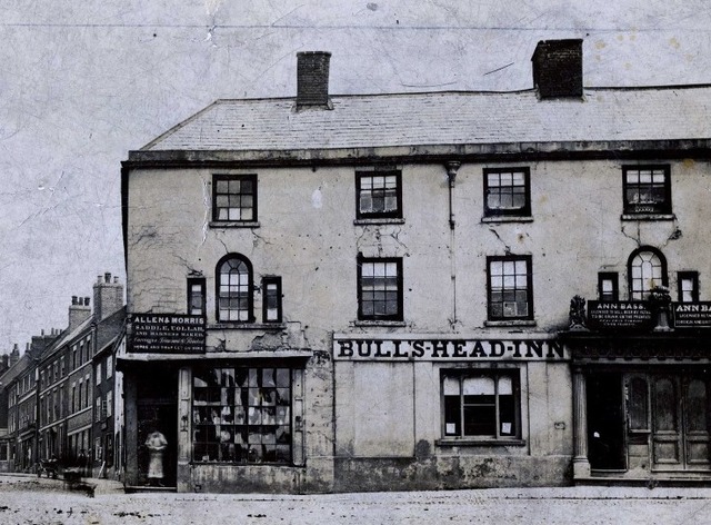 Bulls Head, Hinckley