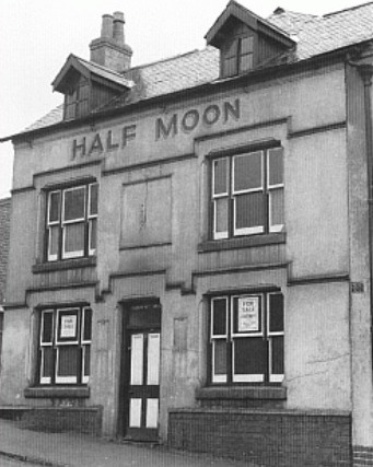 Half Moon, Hinckley
