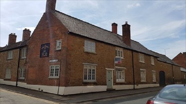 Three Crowns, Somerby