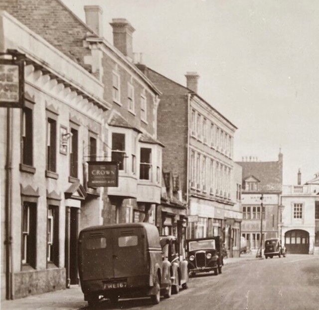 Crown Inn, Bourne