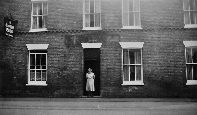 Willoughby De Broke Arms, Helpringham