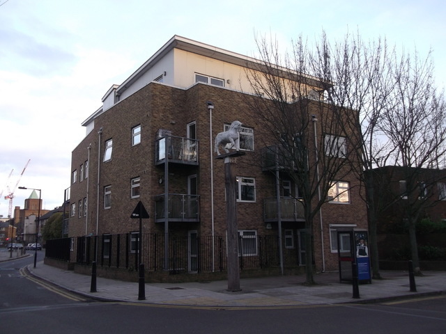 White Horse, Poplar