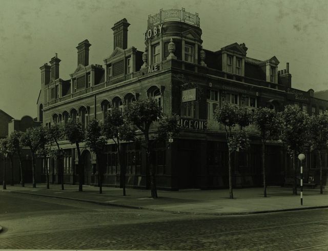 The Pigeons, Stratford