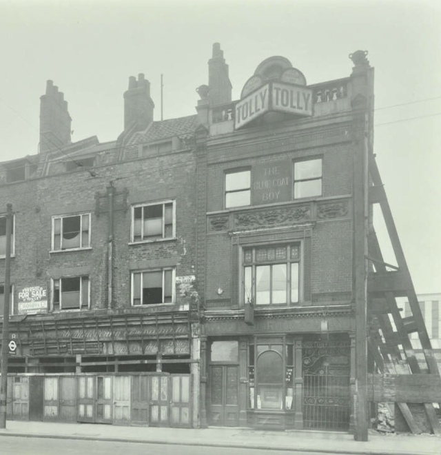 Blue Coat Boy, Stepney