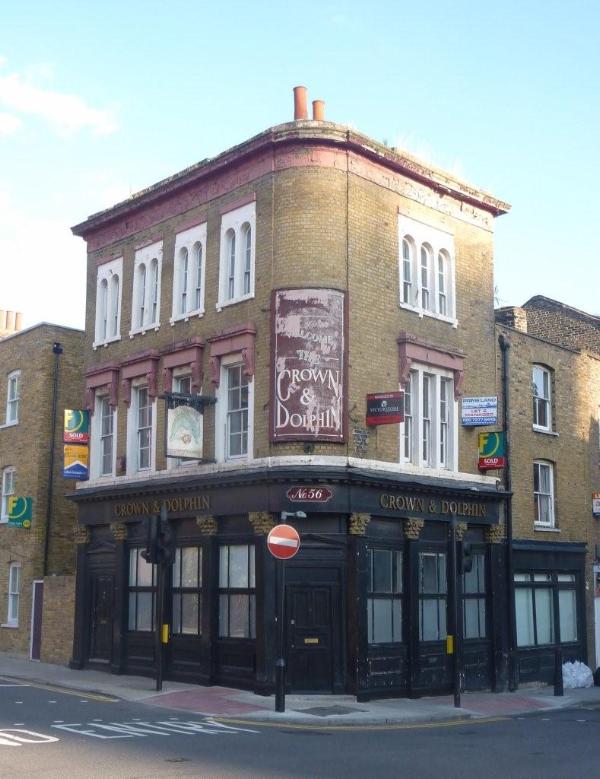 Crown & Dolphin, Stepney