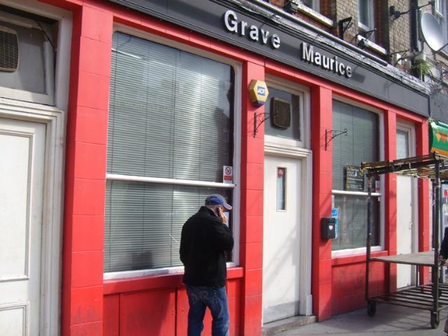 Grave Maurice, Shoreditch
