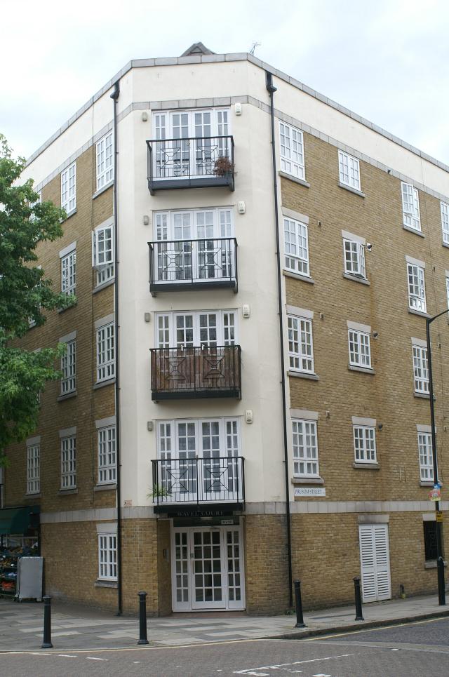 Horns & Horseshoe, Stepney