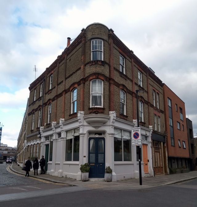 Three Loggerheads, Bethnal Green