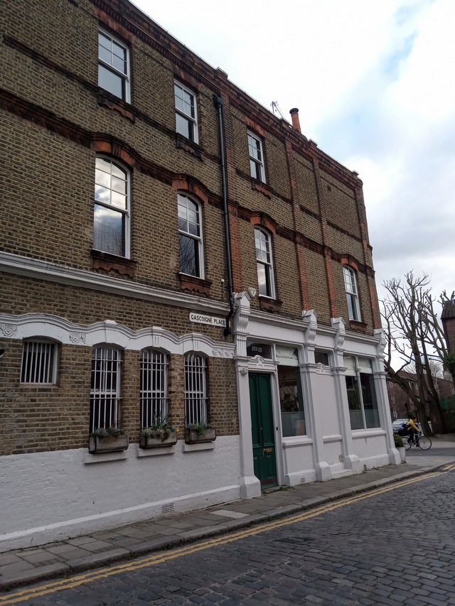 Three Loggerheads, Bethnal Green